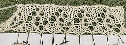 Border knitted with original instructions, detail
