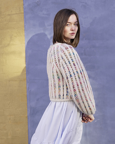 Fluffy Ass Genser - Clara Eggers