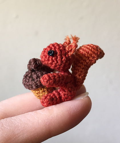 Ravelry: Red Squirrel pattern by Andrea Blumberg