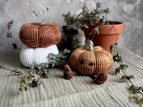 Liten strikkede gresskar - Teresa Runnett