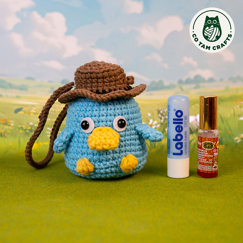Ravelry: Goofy platypus lip balm holder pattern by Trang Vo