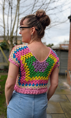 Ravelry: The Hexi Twist Tee pattern by Kelly Phelps