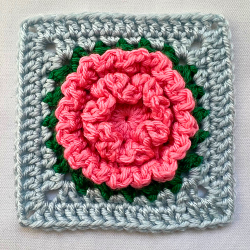 Carnation_Granny_Square_medium.jpg