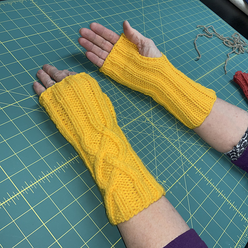 Ropey Wrists Fingerless Mitts photo 4