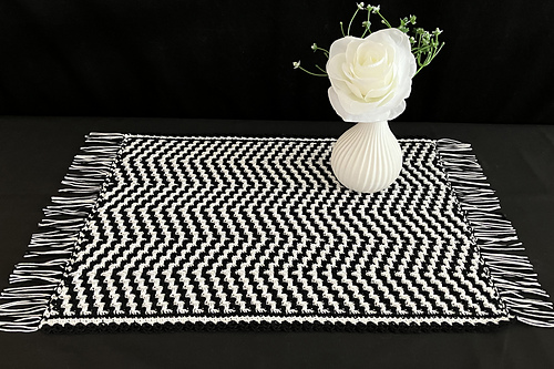 Happy Placemats zigzag pattern main image 1