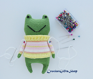 frog sweater crochet