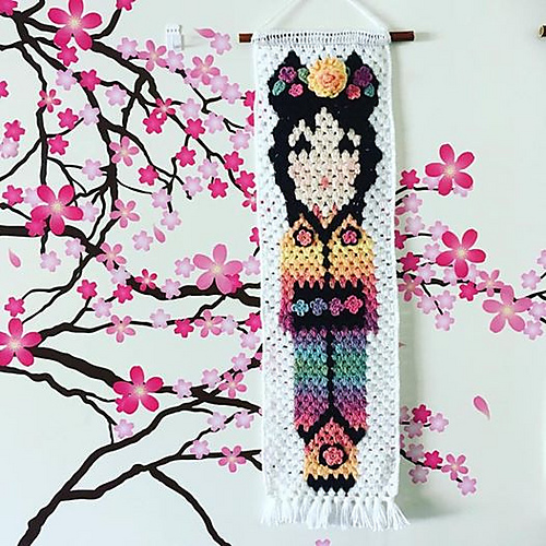 Ravelry Seiko Geisha Doll Wall Art 1 pattern by Elizabeth Seeley
