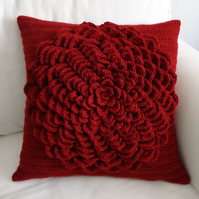 Ravelry Flower Pillow Cover pattern by Rachel Choi