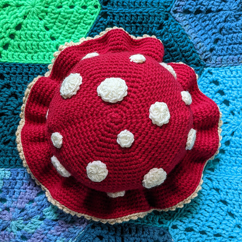 Ravelry Ruffled Mushroom Bucket Hat pattern by Jessica Wilson