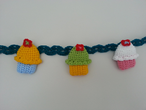 Party Cup Cake Garland photo 6