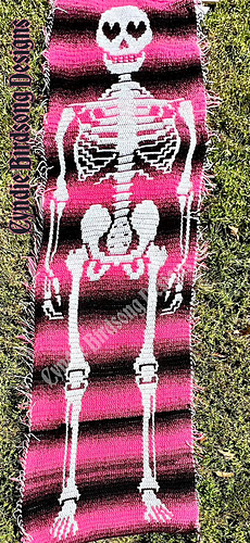 Tester hkytten's Skelly in fun pink & black and custom heart eyes!