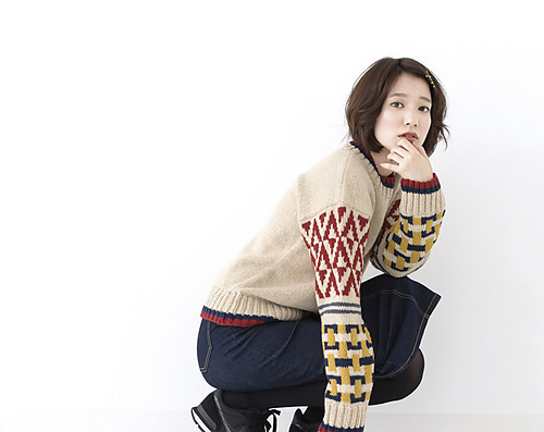 216w-07 Geometric Pattern Sweater photo 1