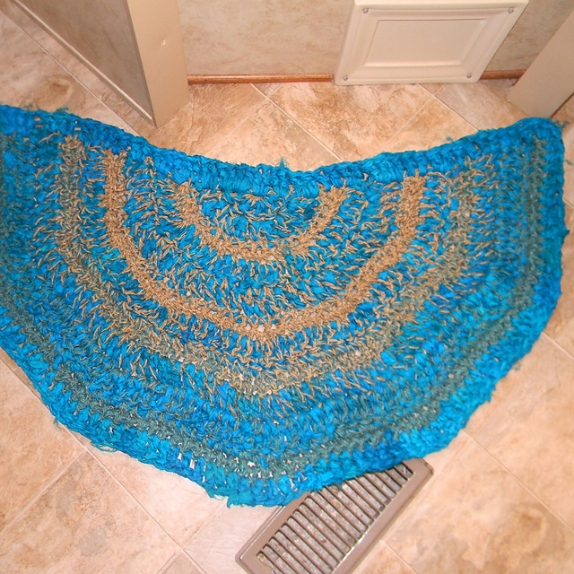 Ravelry Color Me Teal HalfMoon Rug pattern by Karen Barnes