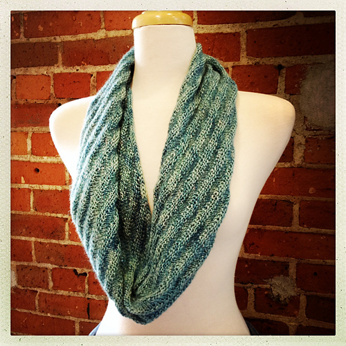 Ravelry Rolling Wave Rings Cowl pattern by Carly Stipe