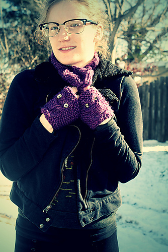 Owl Wristees and Twisted Cowl photo 1