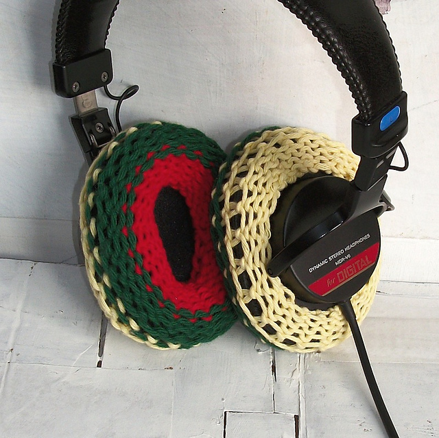 Ravelry Torus Headphone Covers pattern by Paula Maloney