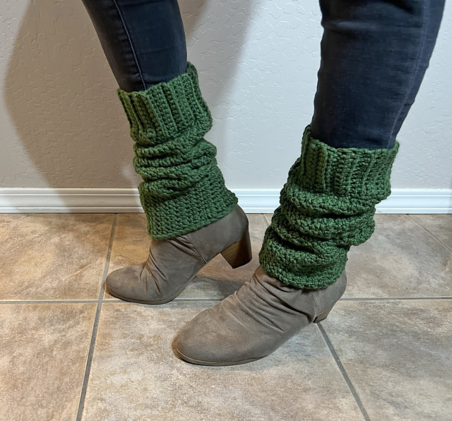 Ravelry Crunch Leg Warmers pattern by Deja Joy