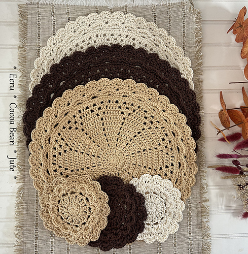 Fluted Edge Placemat