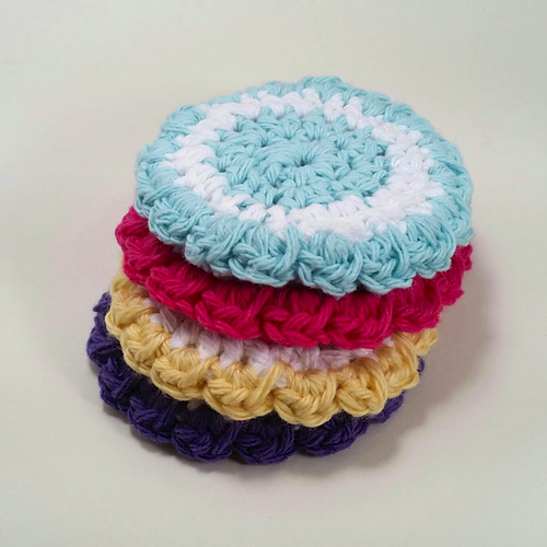 Ravelry: Two-color Scrubbies pattern by Claudia Lowman