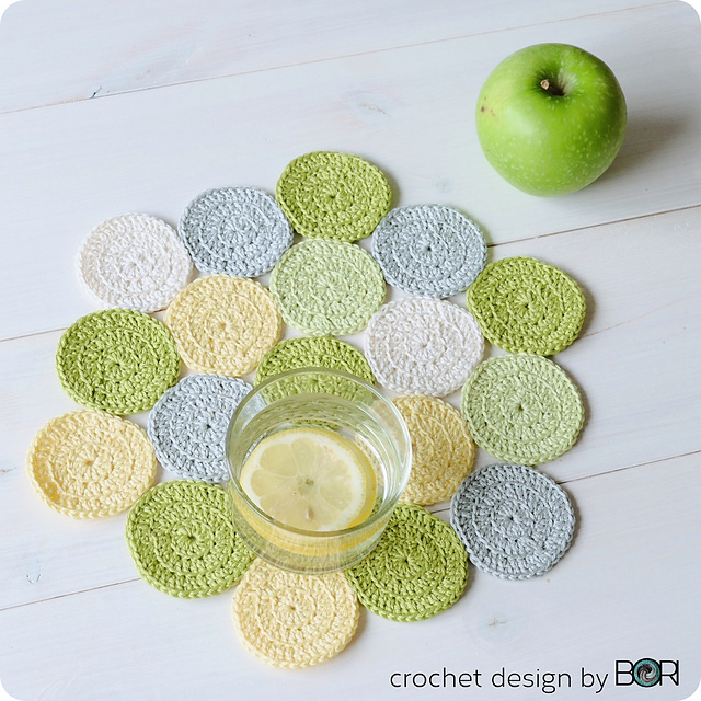 Ravelry Green Apple Placemat pattern by Bori Varga