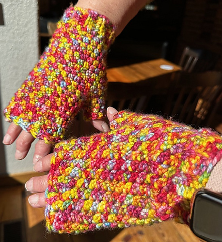 Wildflower Mitts and Cowl photo 4