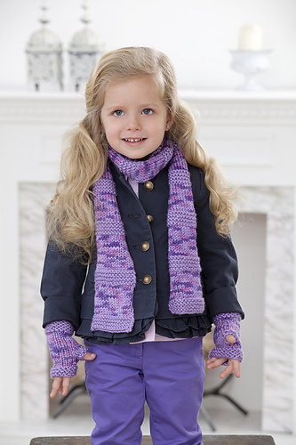 Berry-licious Scarf & Wristers photo 1