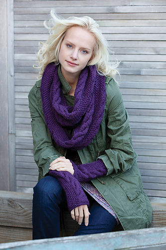 Infinity Trinity Cowl & Wristers photo 3