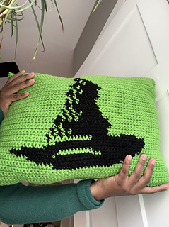 Or pair the W tapestry with the witch hat tapestry to make a double-sided project!