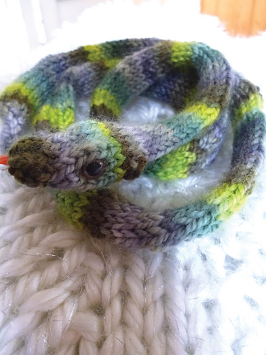 Ravelry: Snakes Alive! pattern by Claire Garland