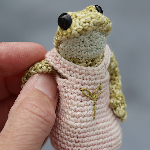 Ravelry Crocheted Frog pattern by Claire Garland