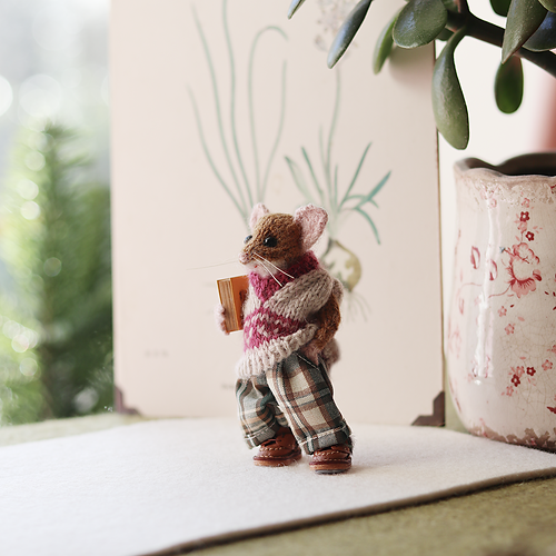 Ravelry: Newt pattern by Claire Garland