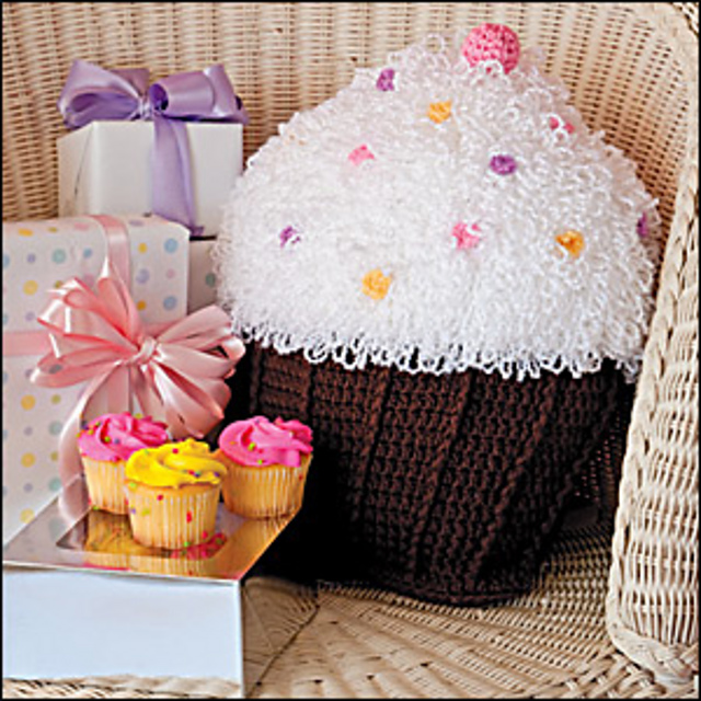 Ravelry Cupcake Pillow pattern by Debra Arch