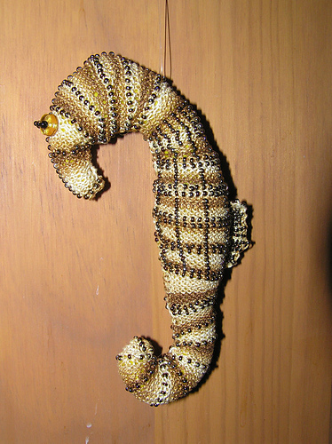 Seahorse (Beaded Aquarium Series) photo 2