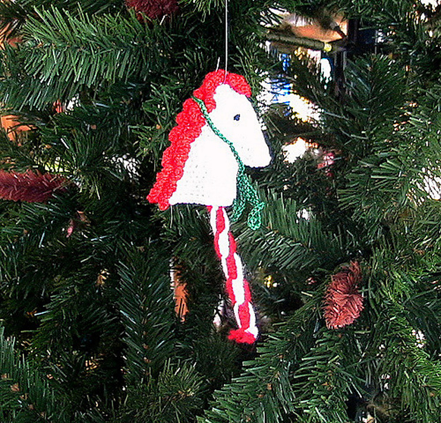 Ravelry Hobby Horse ornament pattern by Jae
