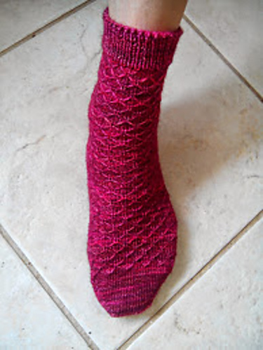 Quilted Lattice Toe-up Socks photo 1