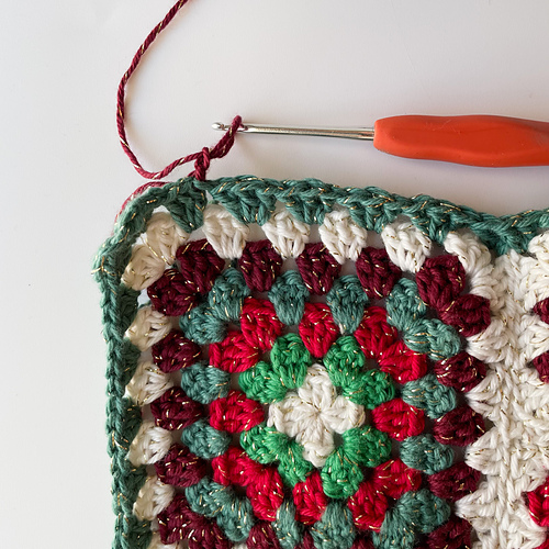 Granny Square Bordløper - Eleonora Cugini (Elendipity)