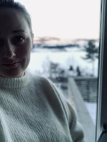 Fløffgenser - Eline Rushfeldt