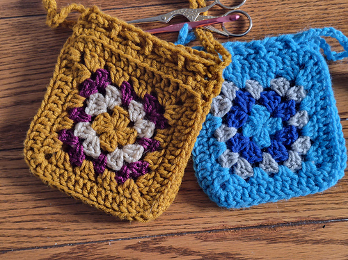 Small Granny Pouch