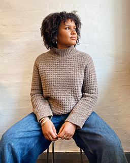 Worn with 10cm/4” ease at bust no positive ease at sleeves 