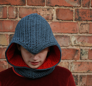 Ravelry: Assassin's Creed Cowl pattern by Emerald Costumes