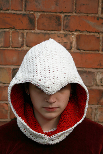 Ravelry: Assassin's Creed Cowl pattern by Emerald Costumes