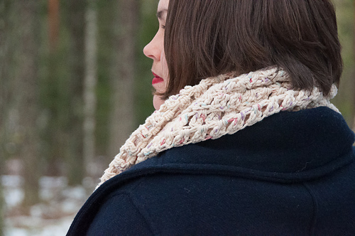 Actus Shawl photo 3
