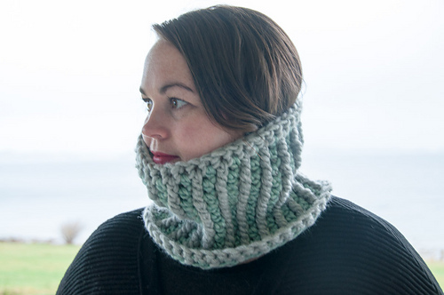 Stella Mini Cowl photo 3