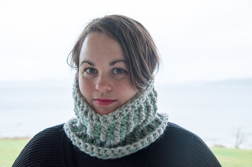 Stella Mini Cowl photo 9