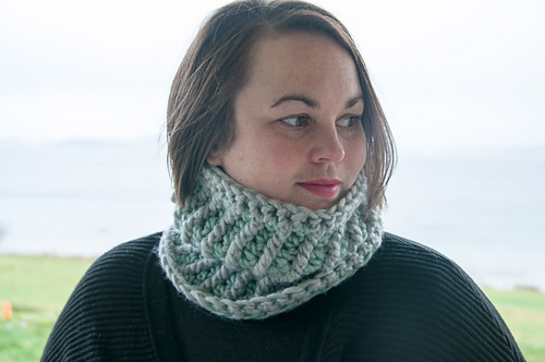 Stella Mini Cowl photo 8