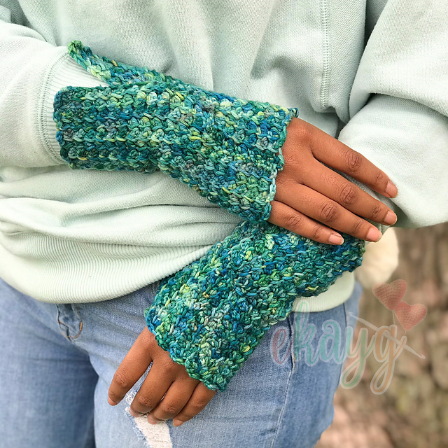 Ravelry Fairy Tale Fingerless Gloves pattern by Erin Greene