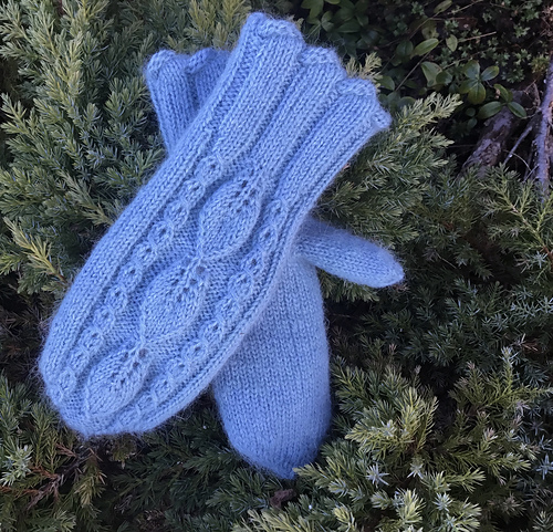 Votter med bladmønster - Anne-Lise Rørdal