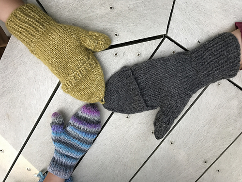 Ravelry: Flippers pattern by Lynne Sosnowski