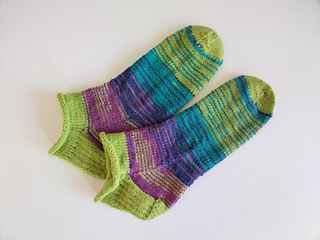 1st pair - more decreases for the gusset to fit my narrow feet.