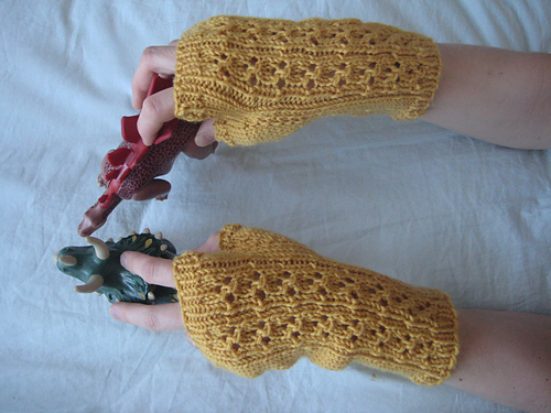 Cloverleaf Eyelet Fingerless Gloves photo 1